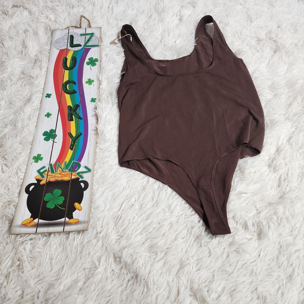 SKIMS SOFT SMOOTHING THONG/BODYSUIT/ COCOA/NWT - Picture 7 of 16